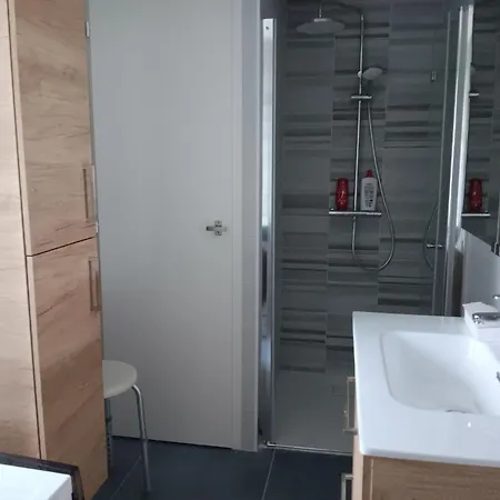 Casa vacanze Maison Familiale Au Centre Du Bourg, Animaux Sur Demande - Fr-1-476-251