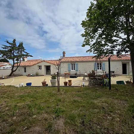 Holiday home Maison Familiale Au Centre Du Bourg, Animaux Sur Demande - Fr-1-476-251 L'Aiguillon-sur-Mer