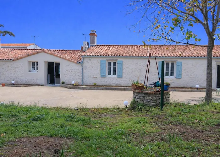 Casa vacanze Maison Familiale Au Centre Du Bourg, Animaux Sur Demande - Fr-1-476-251